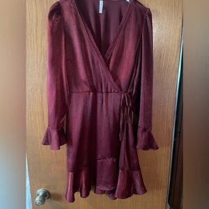 Xhilaration Maroon Long Sleeved Flowy Dress Like New Size Medium